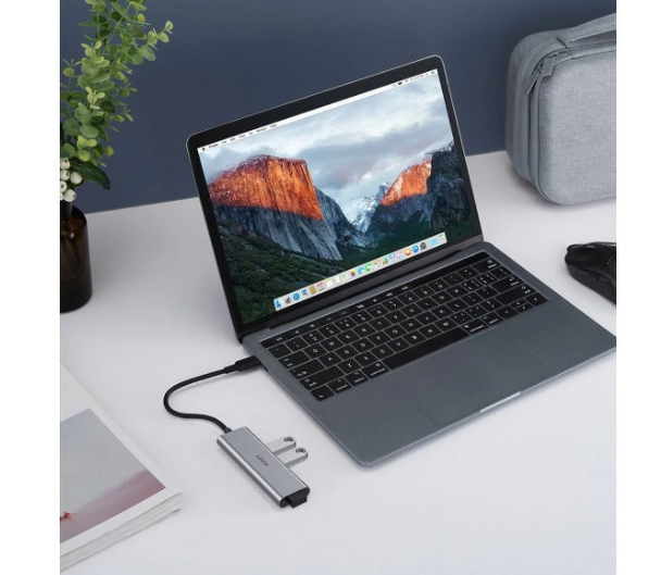 AUKEY CB-C94 4-Port USB C Hub Aluminum Alloy with 4 USB 3.0 Ports